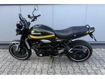 KAWASAKI ZR900RS (1/7)