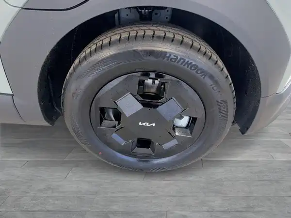 KIA EV2 (8/20)