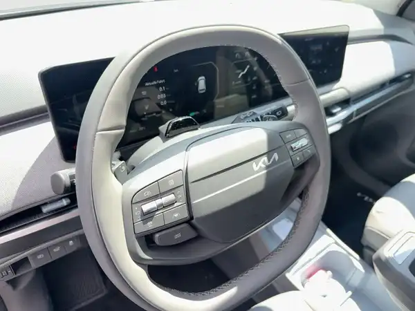 KIA EV3 (11/18)