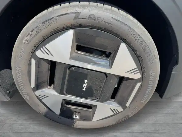 KIA EV3 (8/18)