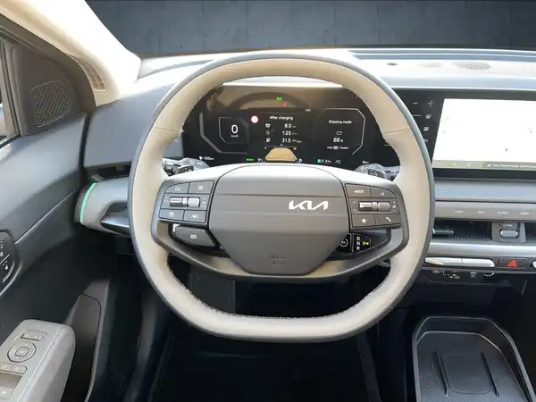 KIA EV4 (10/14)