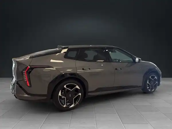 KIA EV4 (4/16)