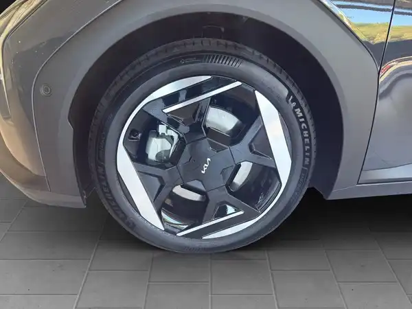 KIA EV4 (8/16)