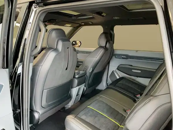 KIA EV9 (11/18)