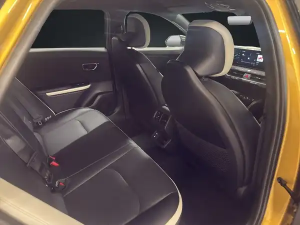 KIA K4 (13/16)