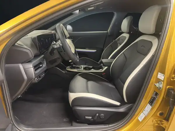 KIA K4 (9/16)