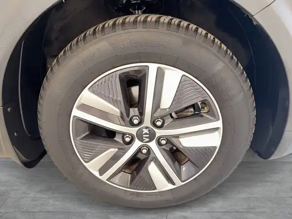 KIA NIRO (8/22)
