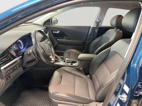 KIA NIRO (10/22)