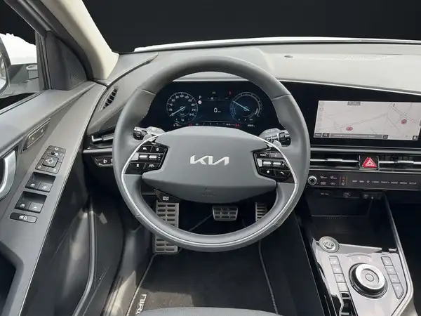 KIA NIRO (11/17)