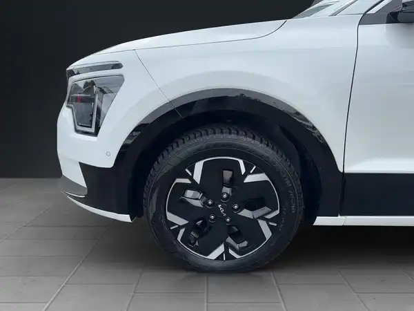 KIA NIRO (8/17)