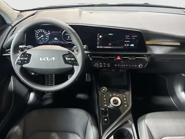 KIA NIRO (13/16)
