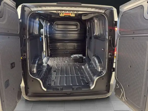 KIA PV5 (13/16)