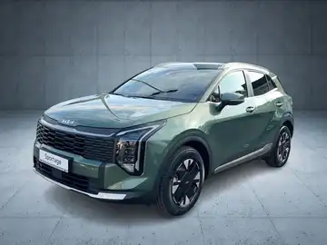 Das Bild zeigt einen KIA Sportage von der Seite, in grüner Farbe, vor einem neutralen Hintergrund.
