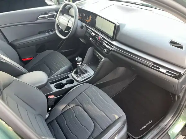 KIA SPORTAGE (14/14)