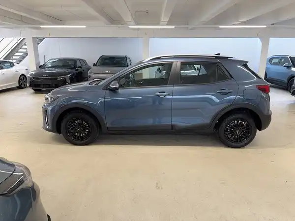 KIA STONIC (2/15)
