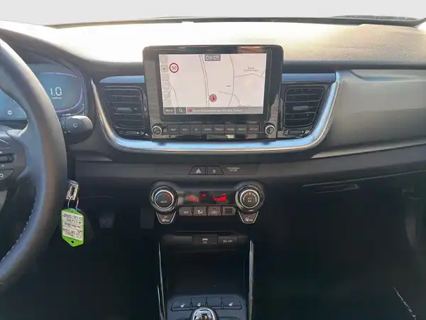 KIA STONIC (17/22)