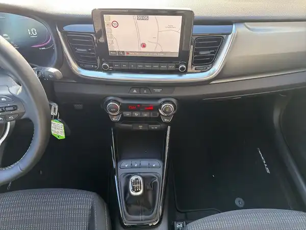 KIA STONIC (18/22)