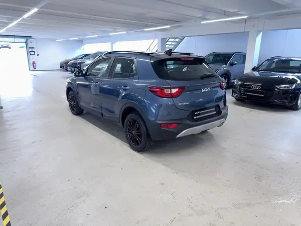 KIA STONIC (3/15)