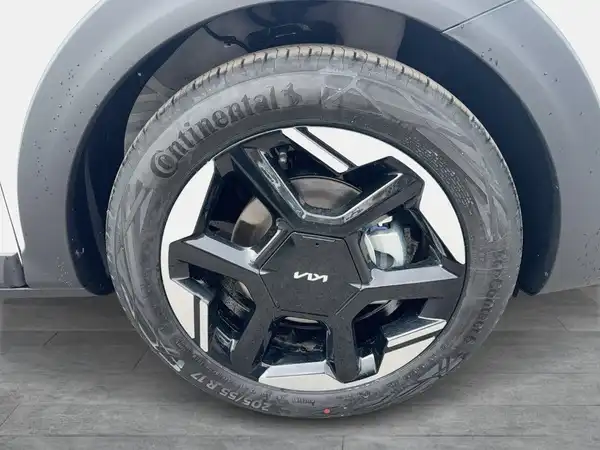 KIA STONIC (7/16)