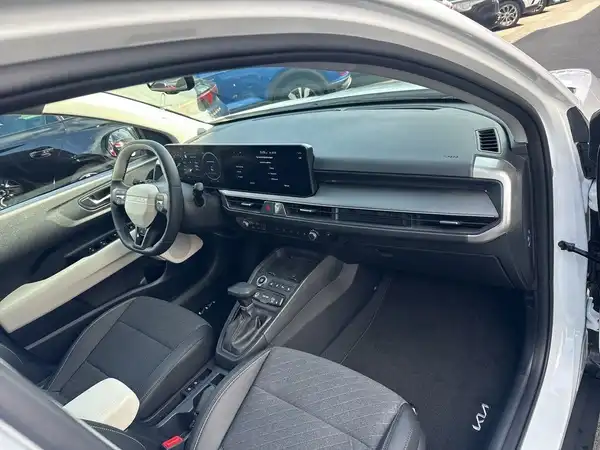 KIA STONIC (15/19)