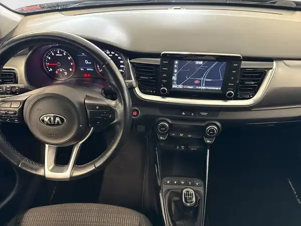KIA STONIC (16/17)