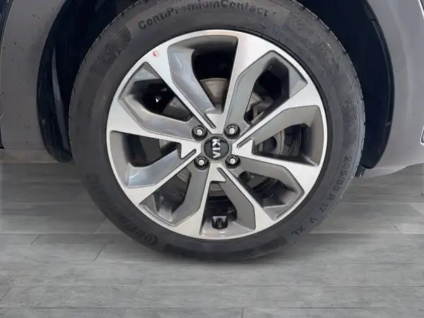 KIA STONIC (8/17)