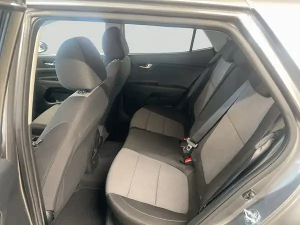 KIA STONIC (11/16)