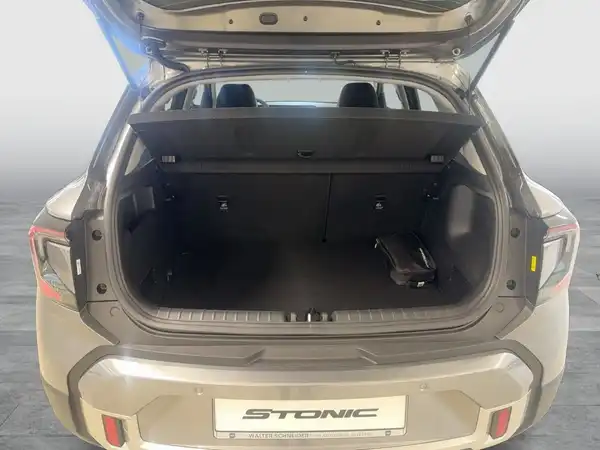 KIA STONIC (13/16)