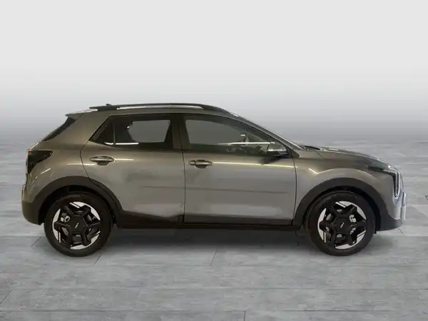 KIA STONIC (6/16)