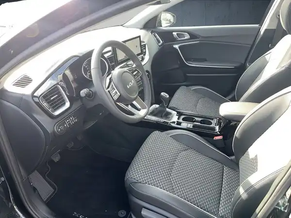 KIA XCEED (12/14)