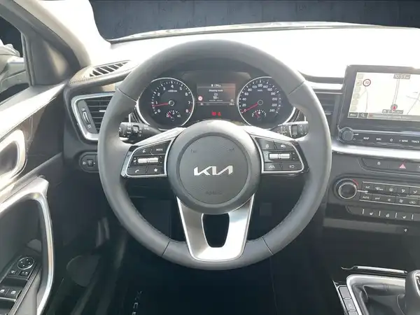 KIA XCEED (9/14)