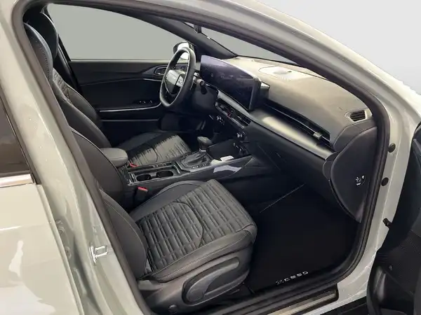 KIA XCEED (17/18)