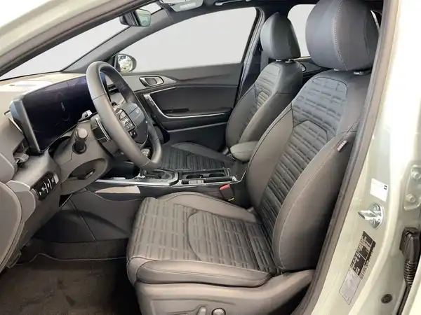 KIA XCEED (10/18)