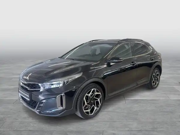 KIA XCEED (1/18)