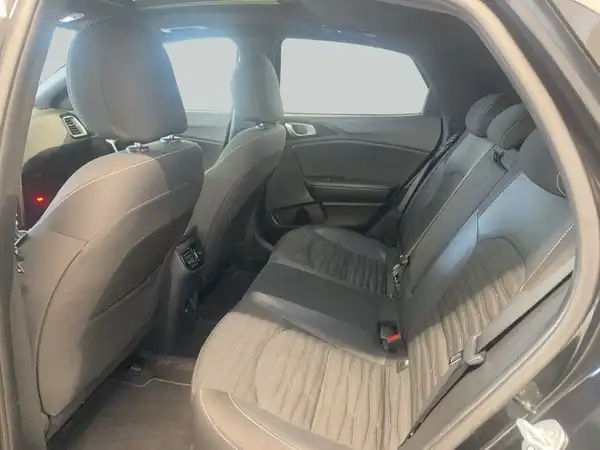 KIA XCEED (11/18)