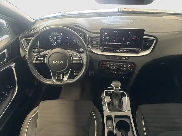 KIA XCEED (16/18)