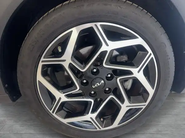 KIA XCEED (8/18)