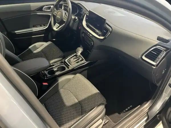 KIA XCEED (14/14)