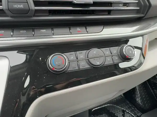 MAXUS EDELIVER 9 (14/15)