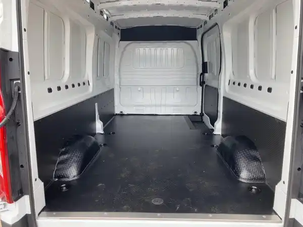 MAXUS EDELIVER 9 KASTENWAGEN (13/15)