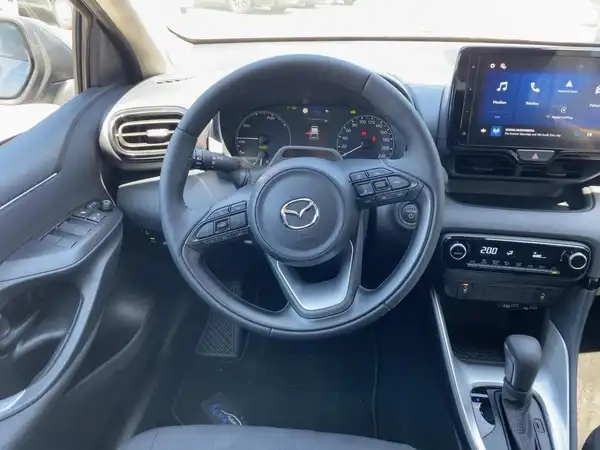MAZDA 2 (9/15)