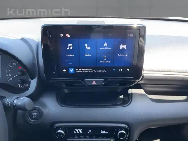 MAZDA 2 (10/15)