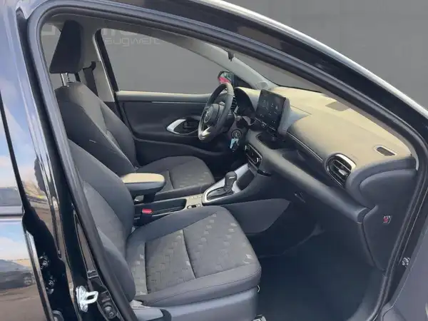 MAZDA 2 (11/15)