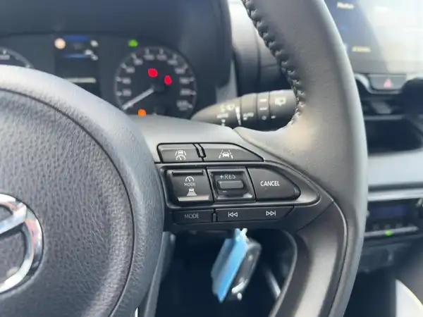MAZDA 2 (14/15)