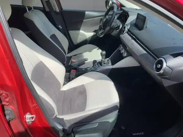 MAZDA 2 (11/15)
