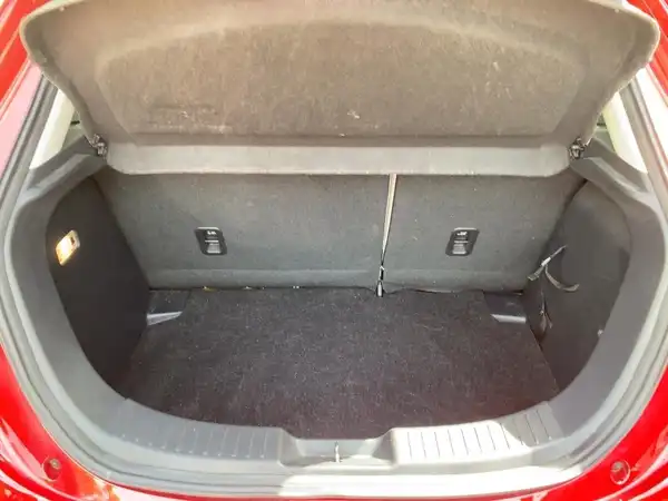 MAZDA 2 (13/15)