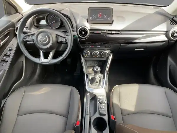 MAZDA 2 (8/15)