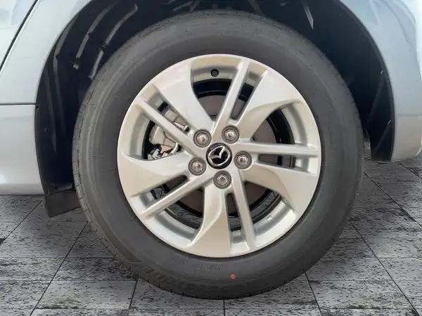 MAZDA 2 (7/15)