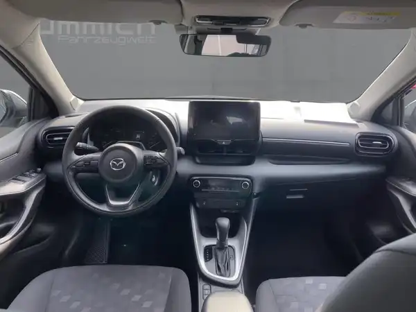 MAZDA 2 (8/15)