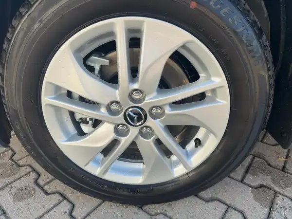 MAZDA 2 (7/15)